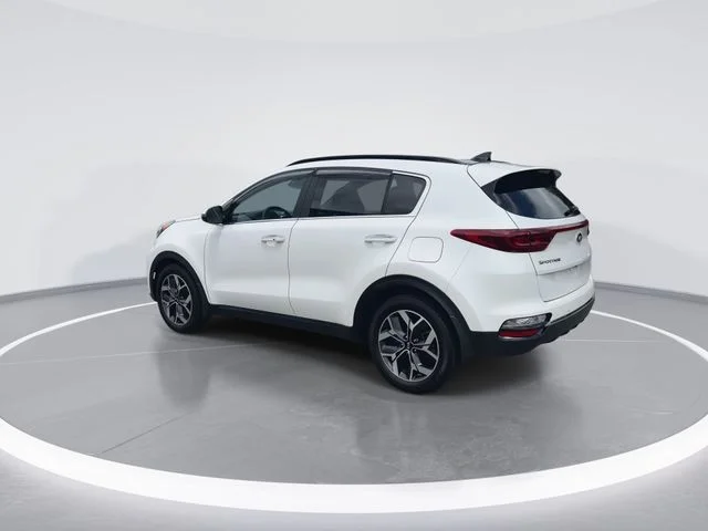 Used 2022 White Kia EX image 6
