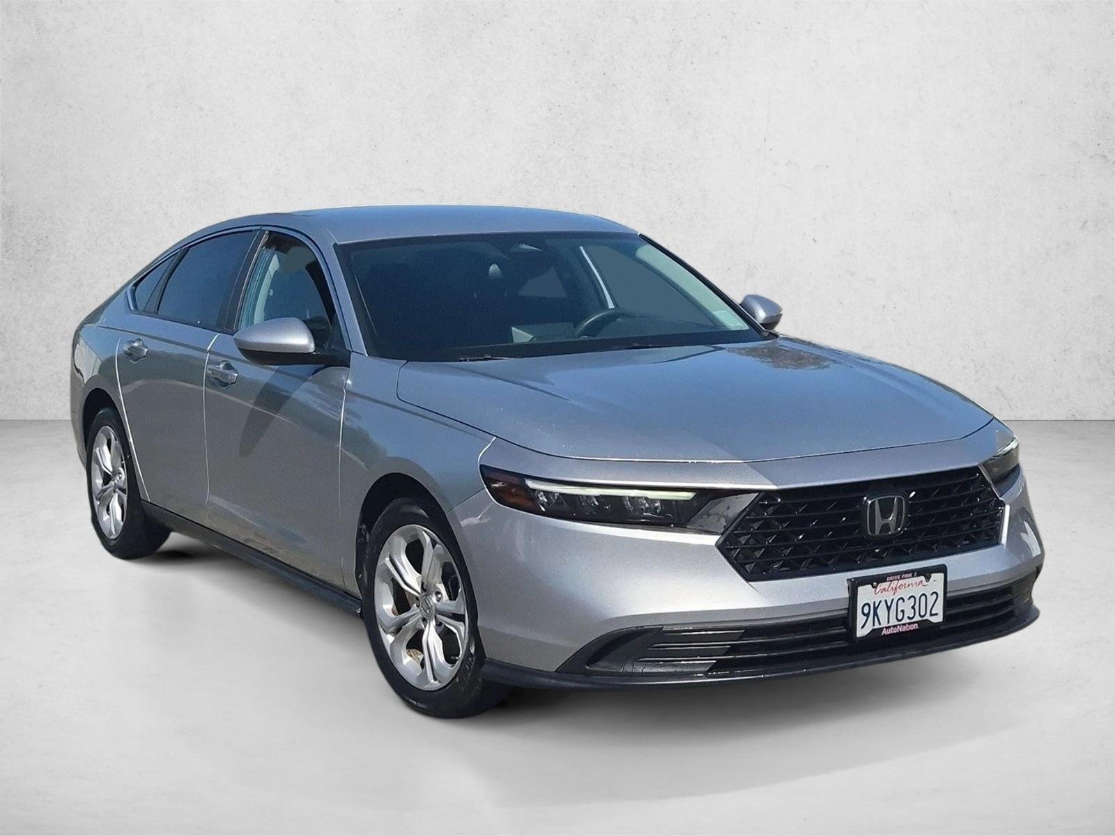 Used 2024 Solar Silver Metallic Honda LX image 3