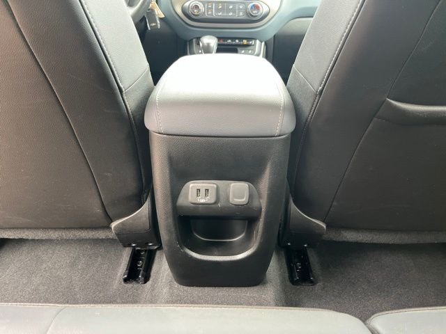 Used 2022 Beige Chevrolet Z71 image 18