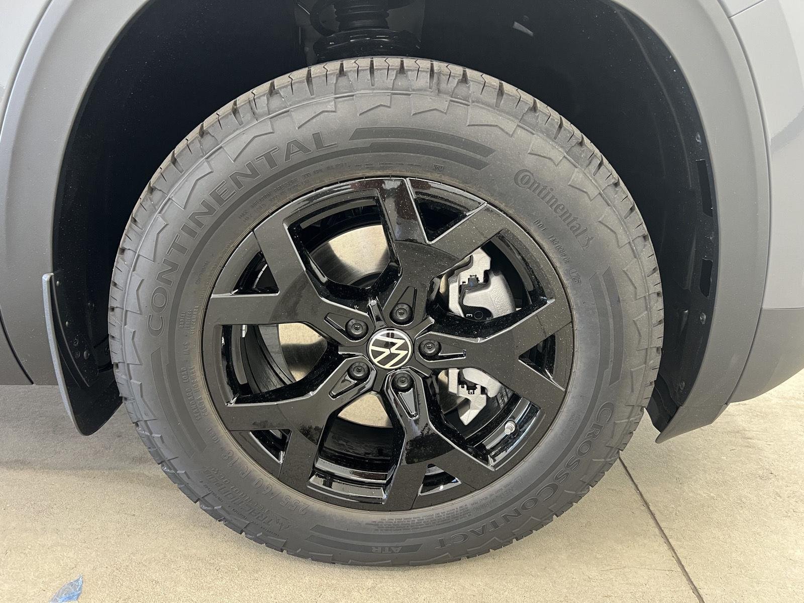 New 2026 Pure Gray Volkswagen 2.0T Peak Edition image 8