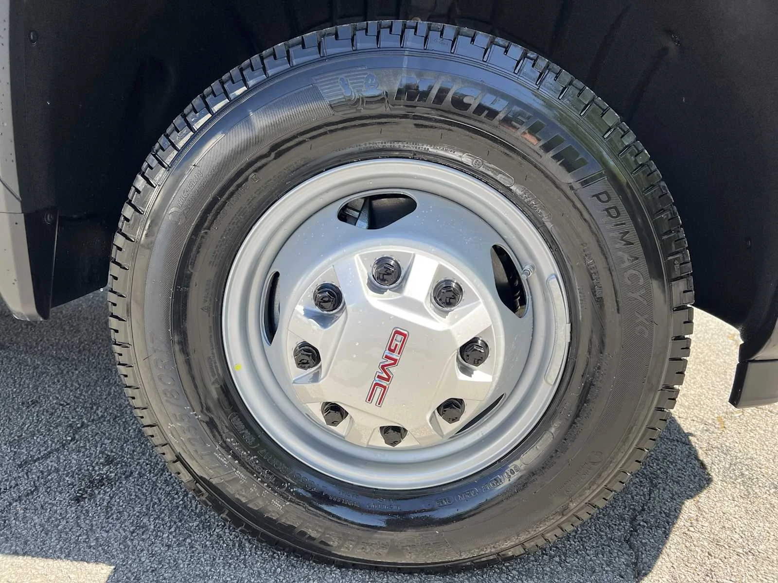 New 2026 Summit White GMC Pro image 12