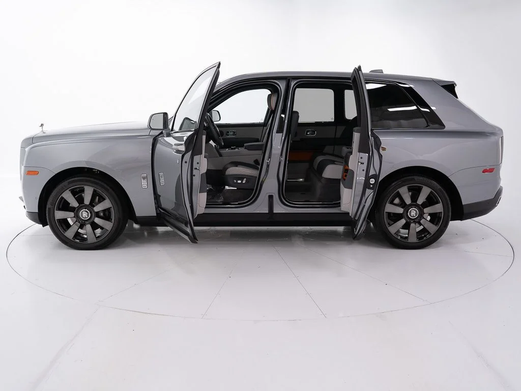 Certified Used 2023 Jubilee Silver Rolls-Royce  image 9