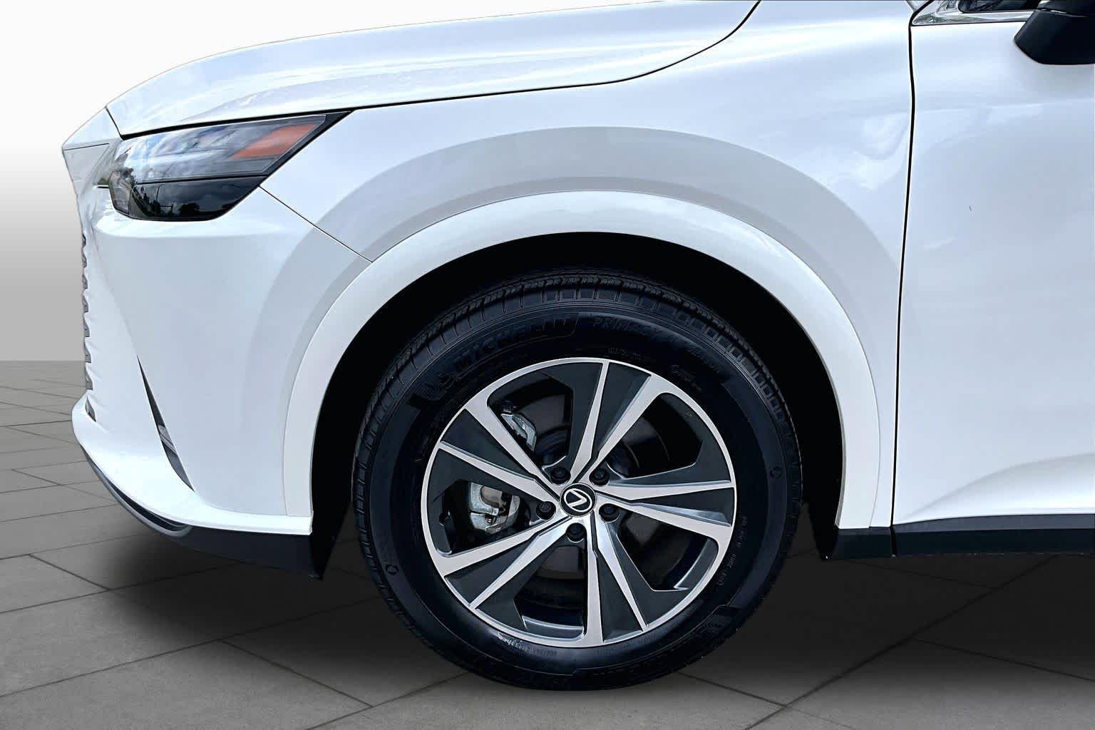 Used 2025 Eminent White Pearl Lexus  image 11