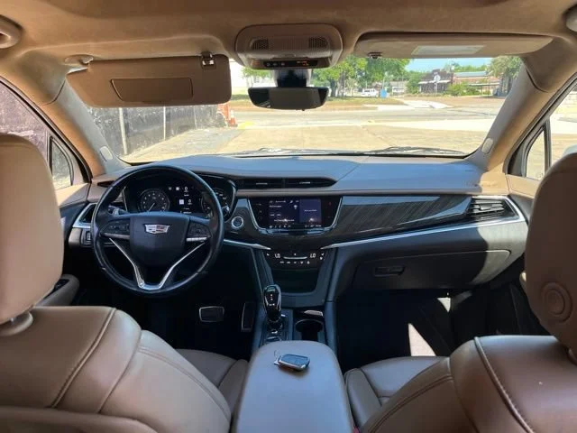 Used 2023 Crystal White Tricoat Cadillac Sport image 19
