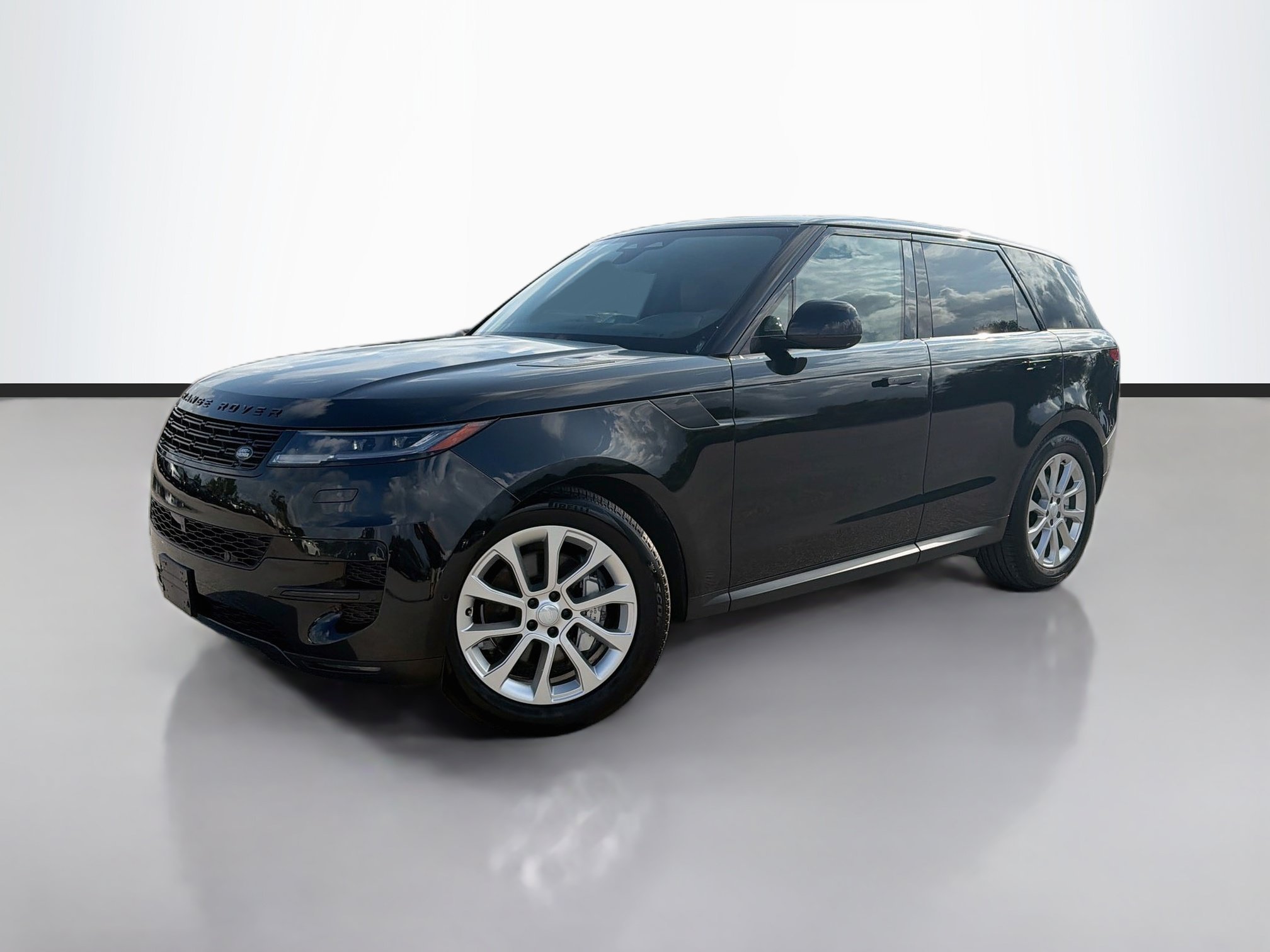 Used 2025 Santorini Black Metallic Land Rover SE image 1