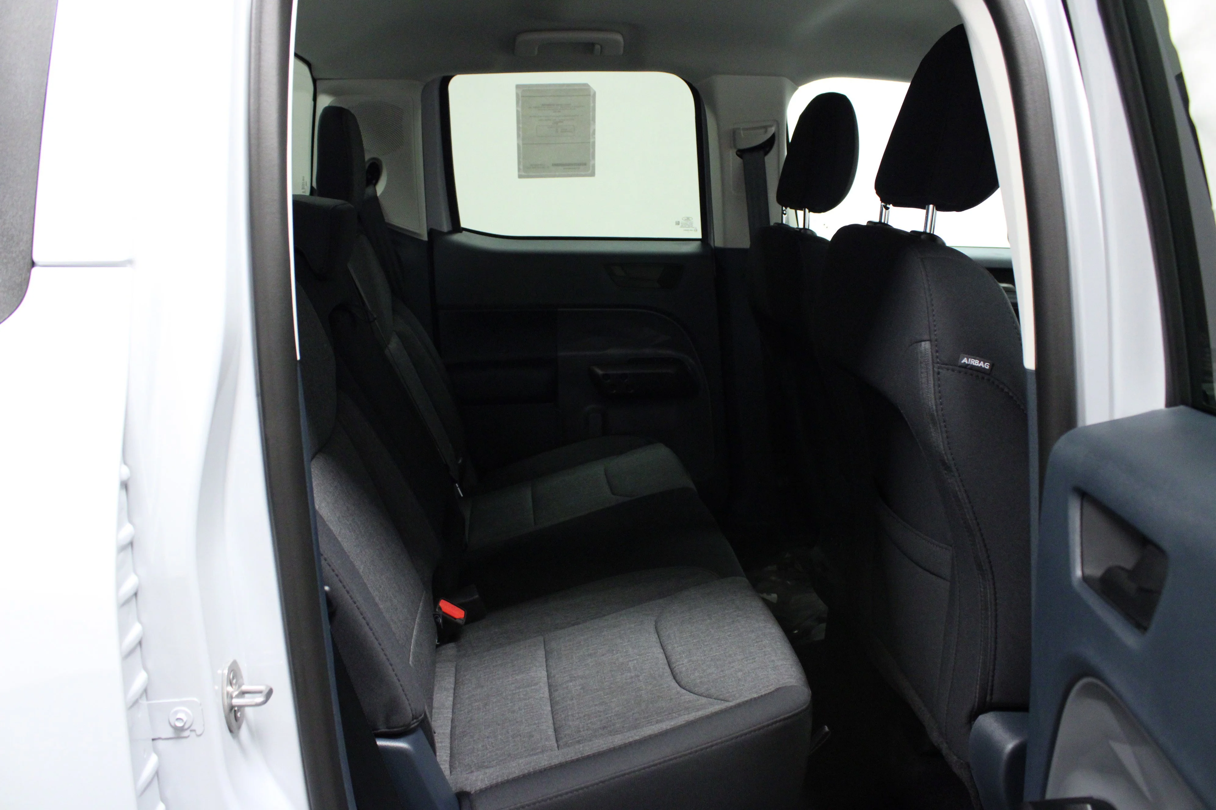 New 2025 Space White Metallic Ford XLT image 15