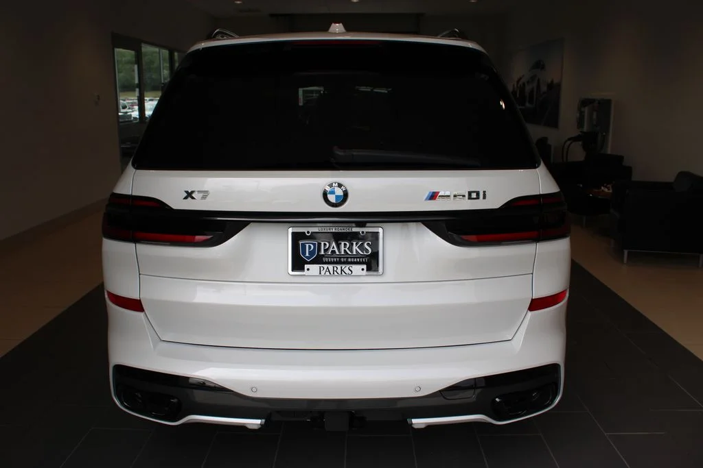 New 2027 White BMW M60i image 26