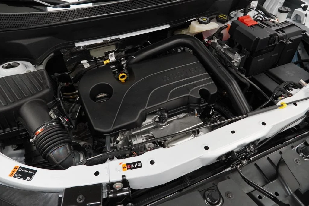 New 2026 Summit White Chevrolet LT image 39