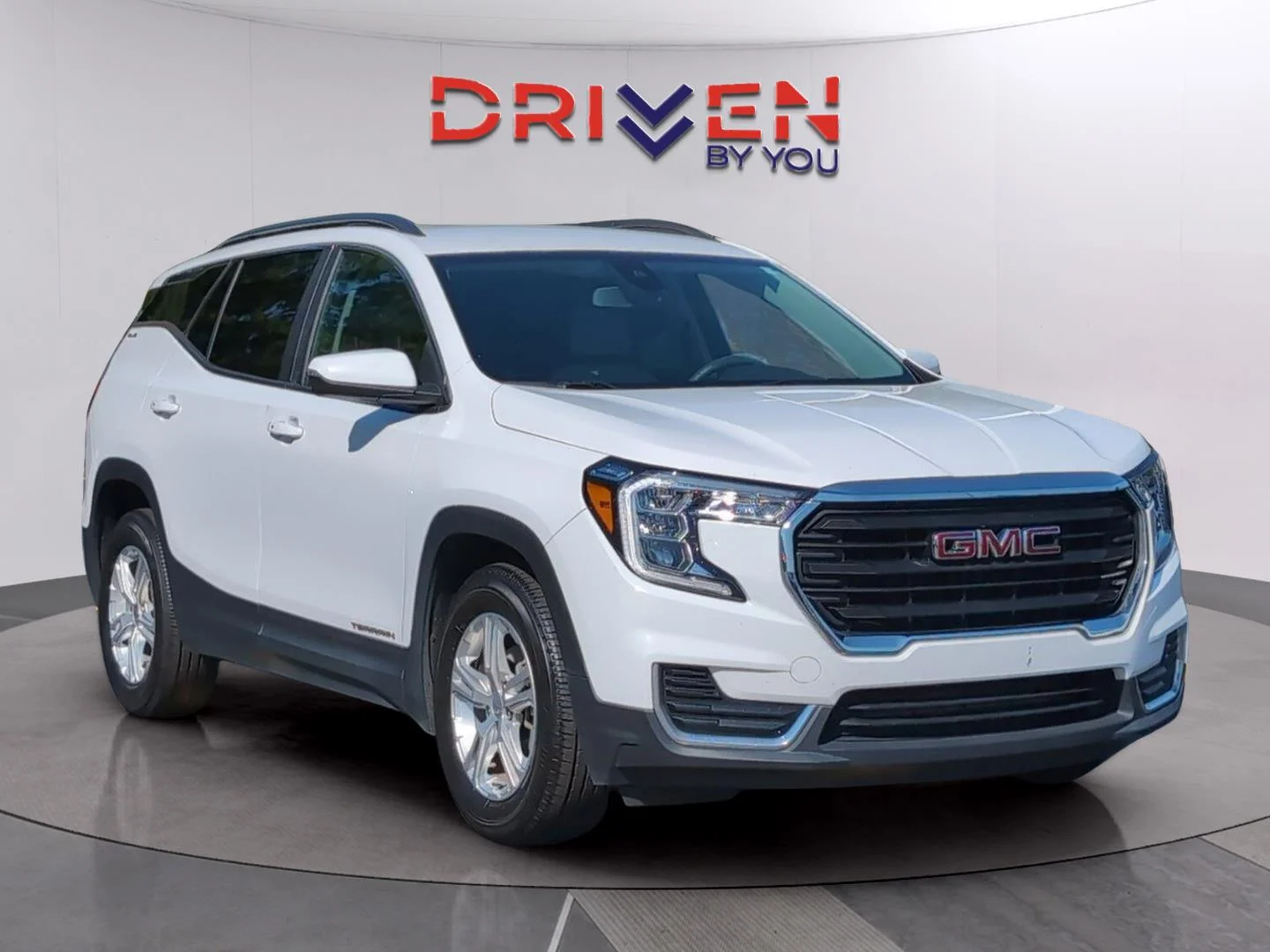 Used 2022 Summit White GMC SLE image 7