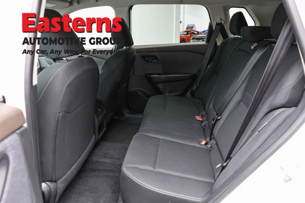 Used 2023 White Nissan S image 22
