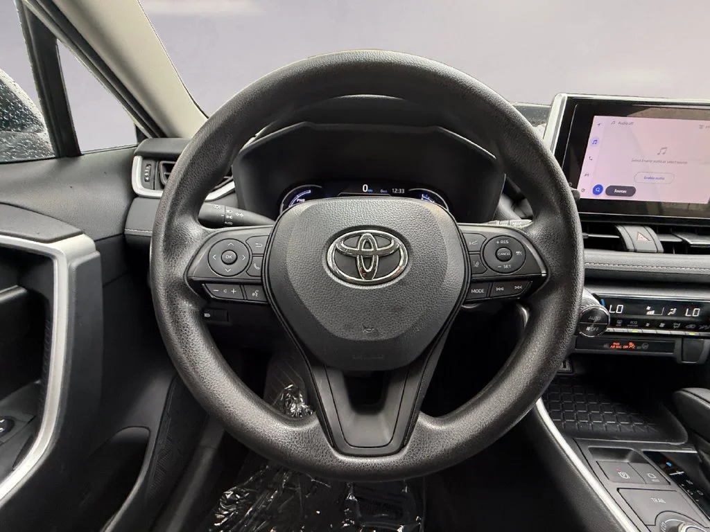 Used 2025 White Toyota XLE image 13