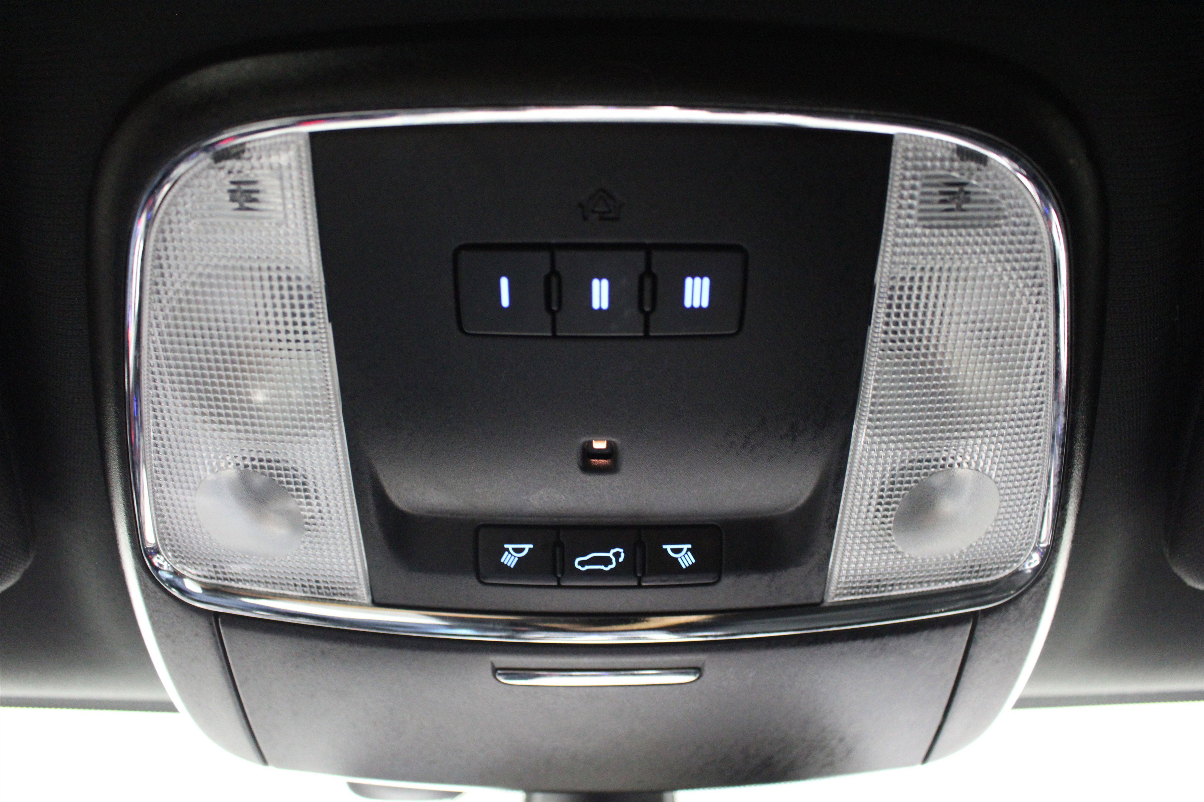 Used 2017 Granite Crystal Metallic Clearcoat Jeep SRT image 21