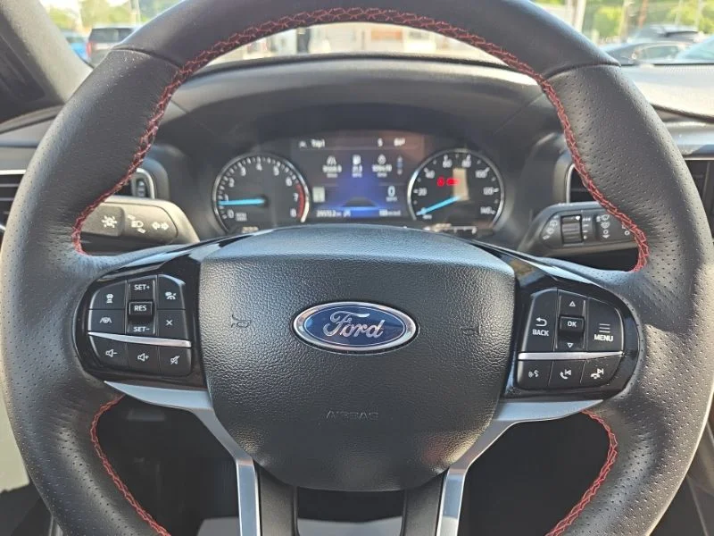 Used 2023 Silver Ford ST-Line image 31