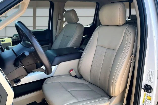 Used 2019 White Ford Lariat image 22