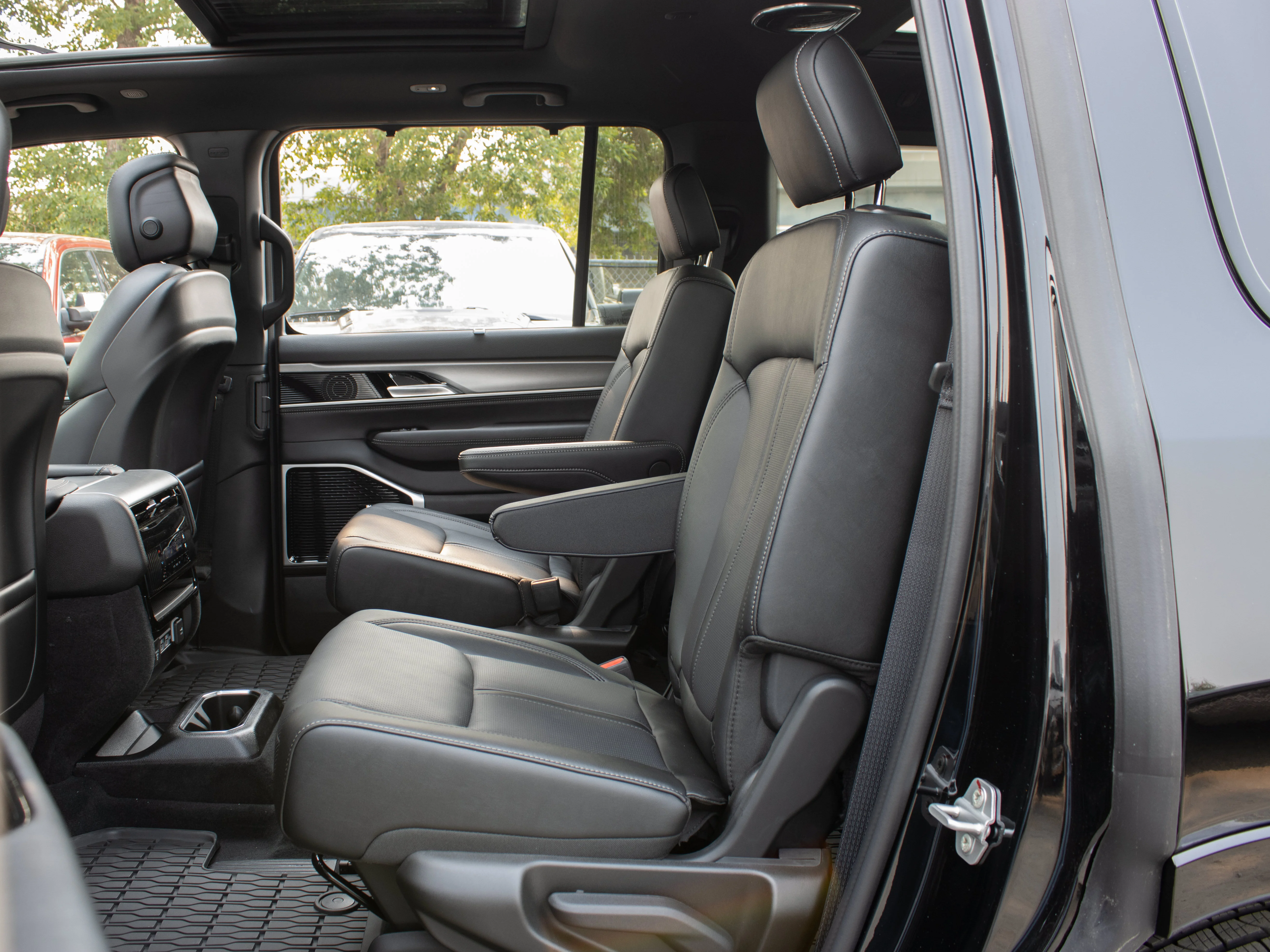 New 2026 Black Jeep Limited Reserve* image 27