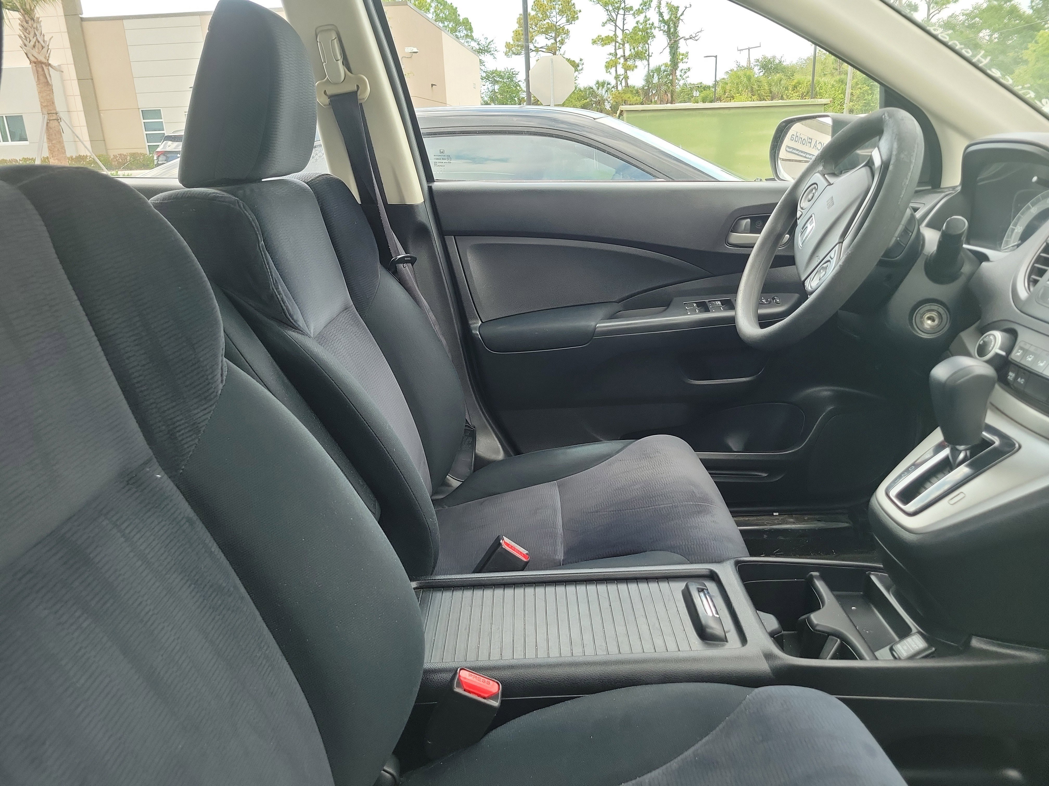 Used 2013  Honda LX image 2