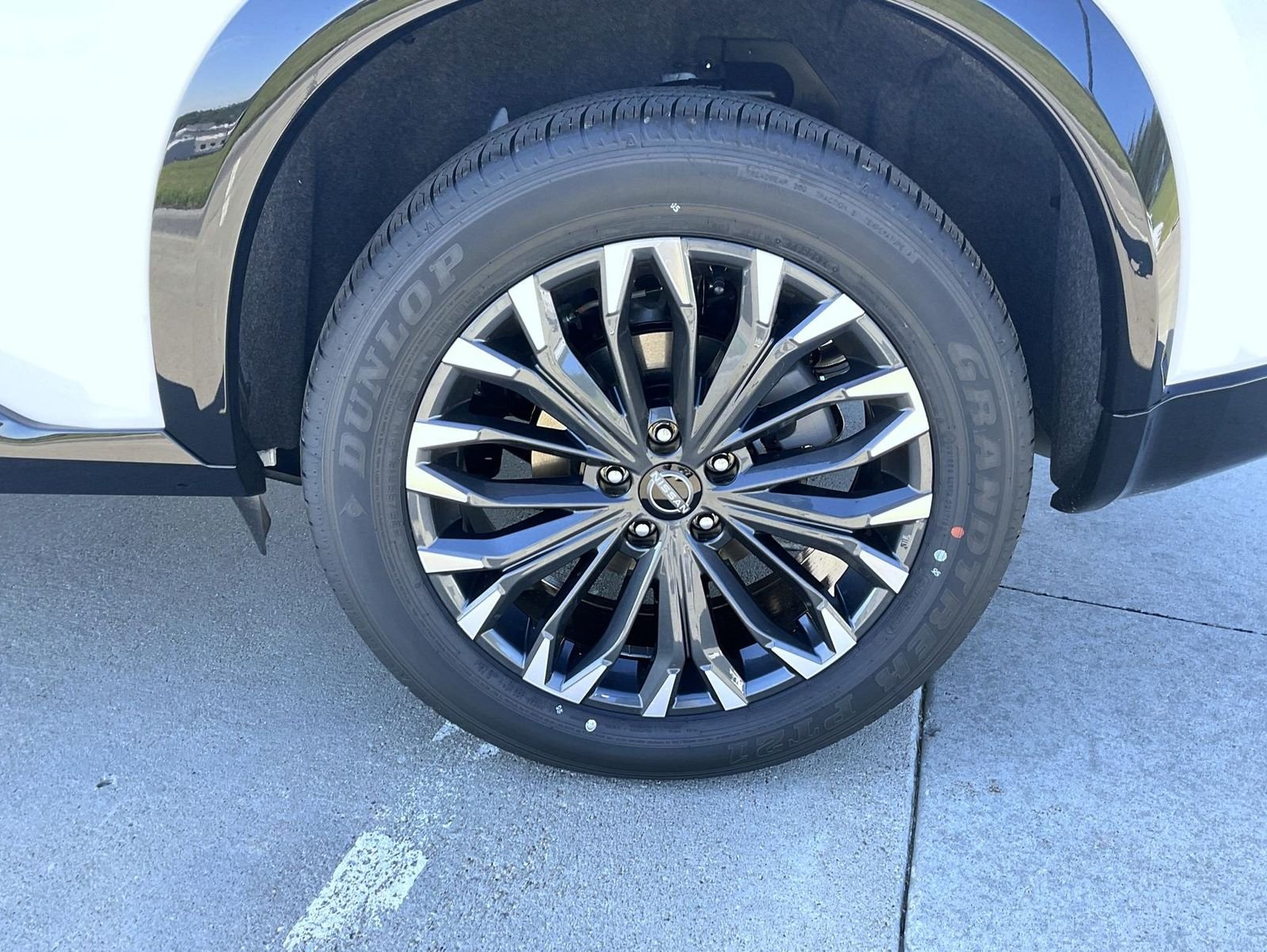 New 2026 Everest White Pearl TriCoat Nissan Platinum image 22
