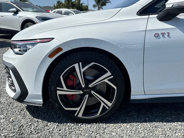 New 2026 Opal White Pearl Volkswagen SE image 13
