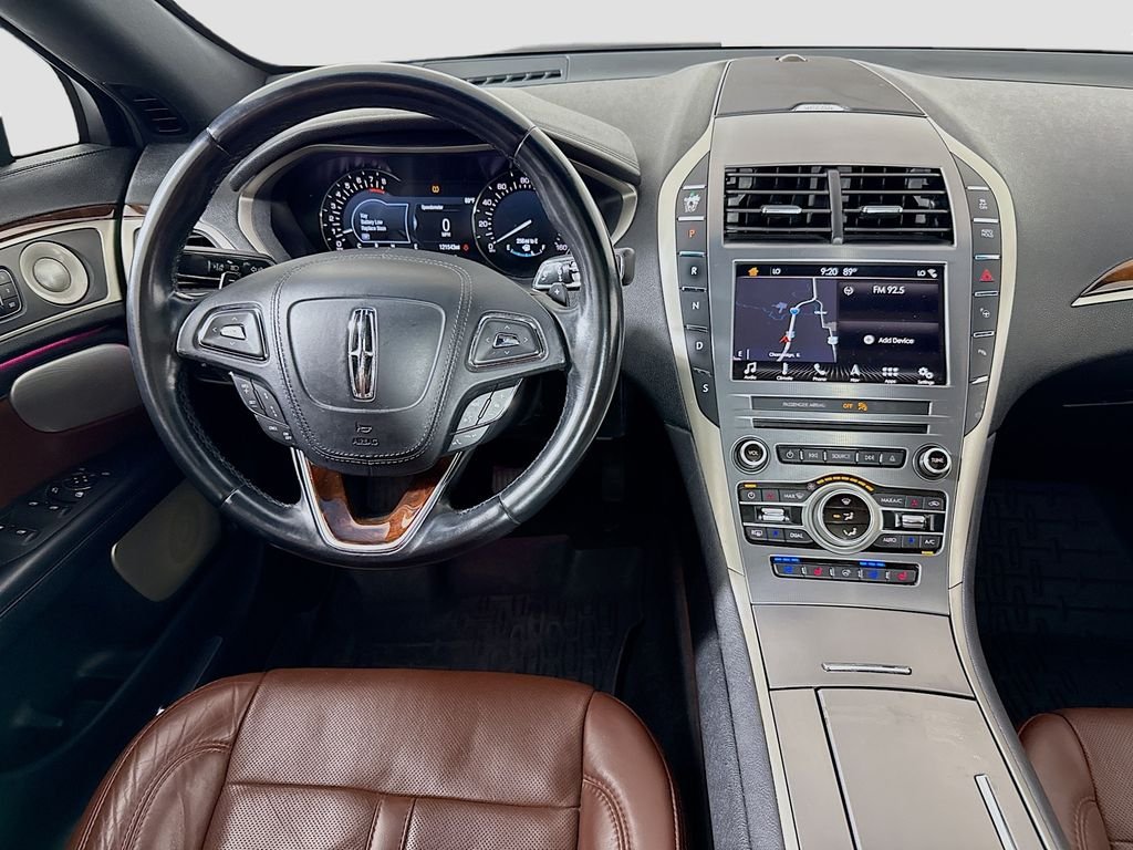 Used 2017 White Lincoln Reserve image 23