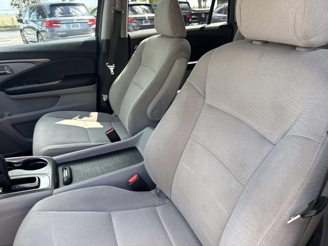 Used 2017  Honda LX image 21