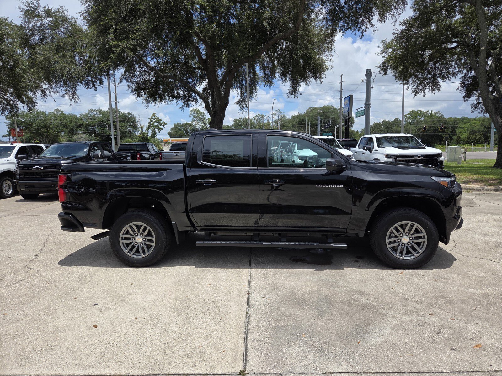 2026 Chevrolet Colorado LT - Photo 8
