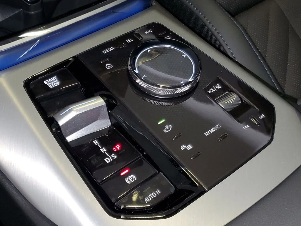 New 2026 Alpine White BMW M50 xDrive image 25