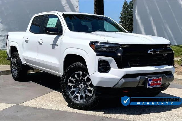 2026 Chevrolet Colorado Z71 - Photo 2