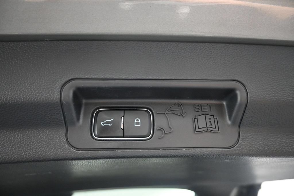 Used 2020 Green Ford XLT image 12