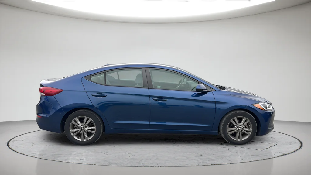 Used 2018 Blue Hyundai SEL image 4