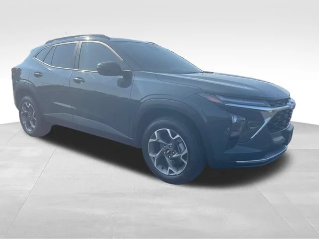 Used 2025 Cypress Gray Chevrolet LT image 8