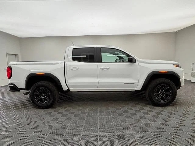Used 2025 Summit White GMC Elevation image 5