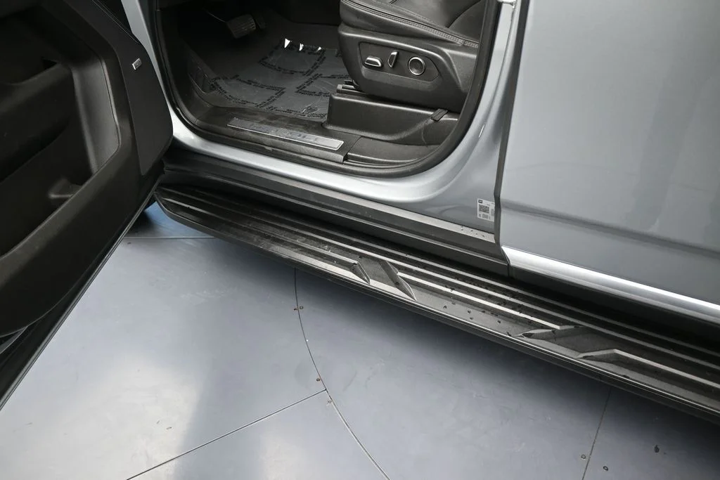 Used 2024 Sterling Metallic GMC Denali image 42