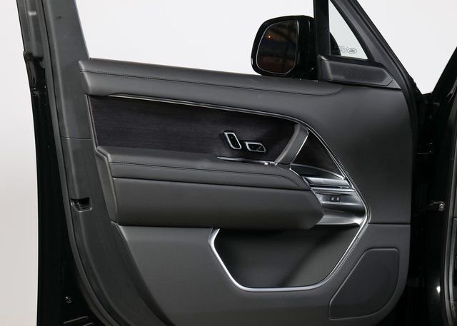 2025 Land Rover Range Rover SE - Photo 23