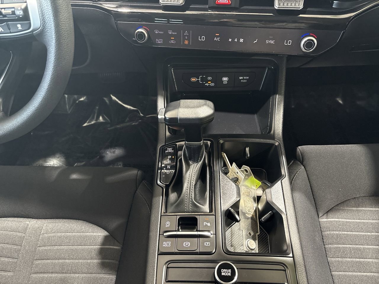 2025 Kia K5 LXS - Photo 20