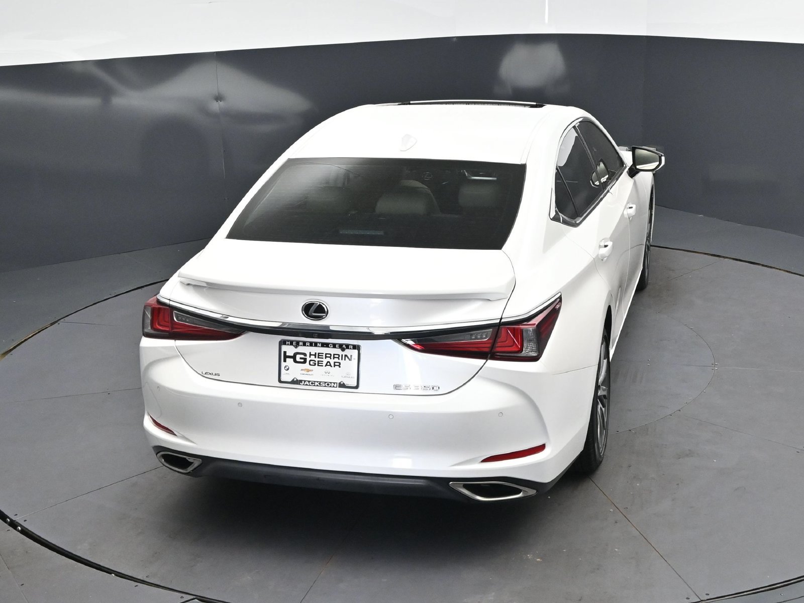 2021 Lexus ES 350 - Photo 34