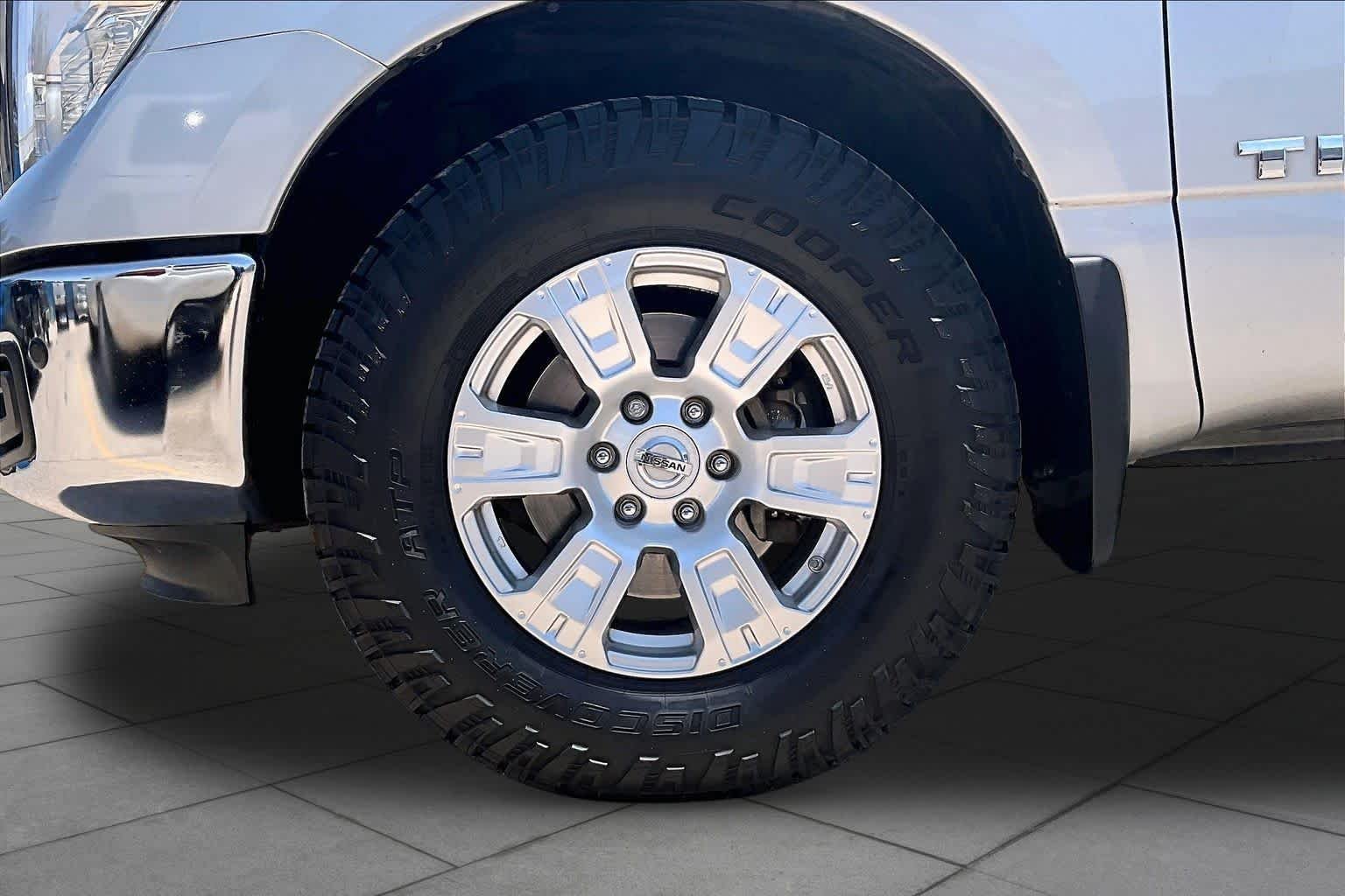 Used 2018 Brilliant Silver Nissan SV image 11