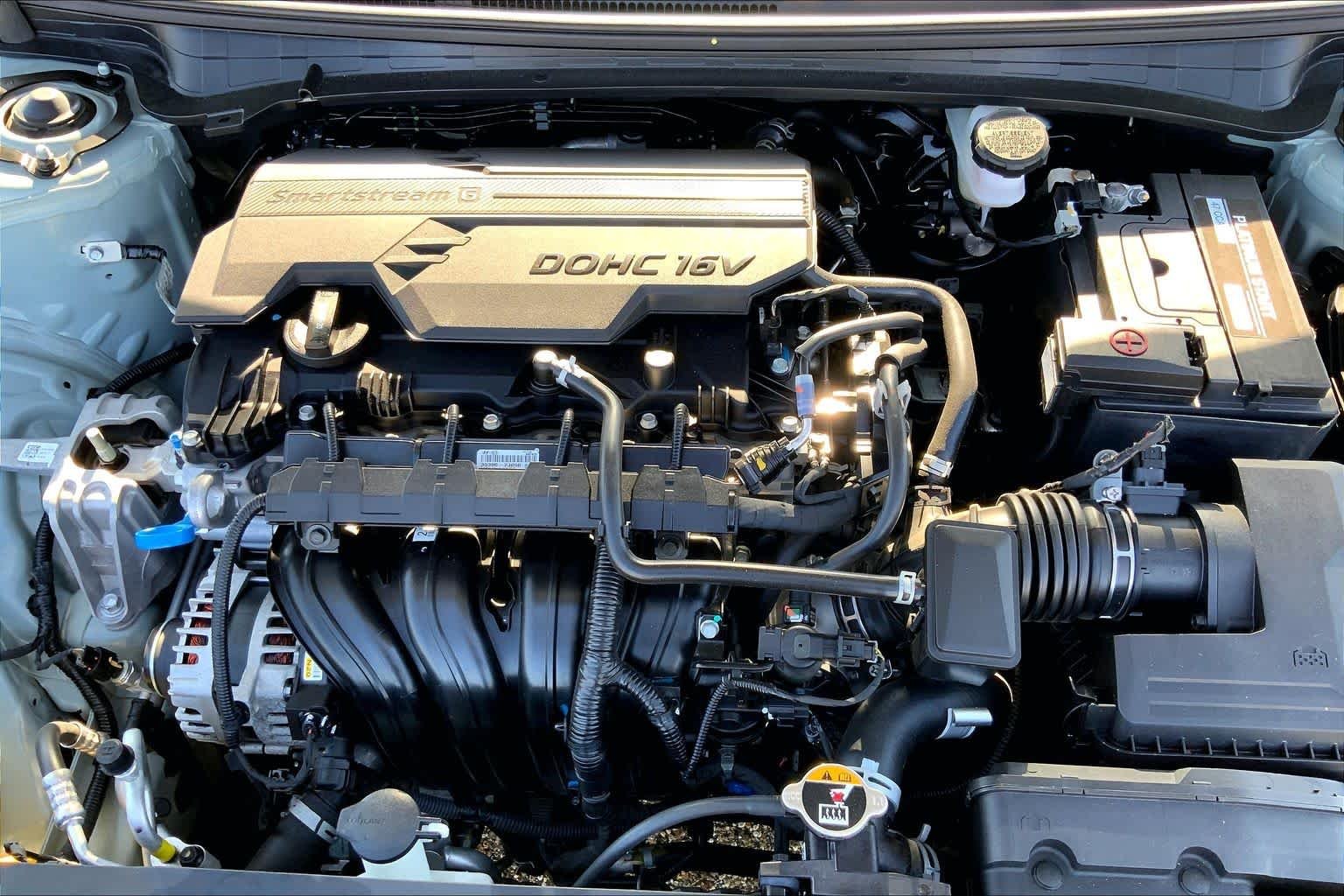 Used 2025 Morning Haze Kia LXS image 32