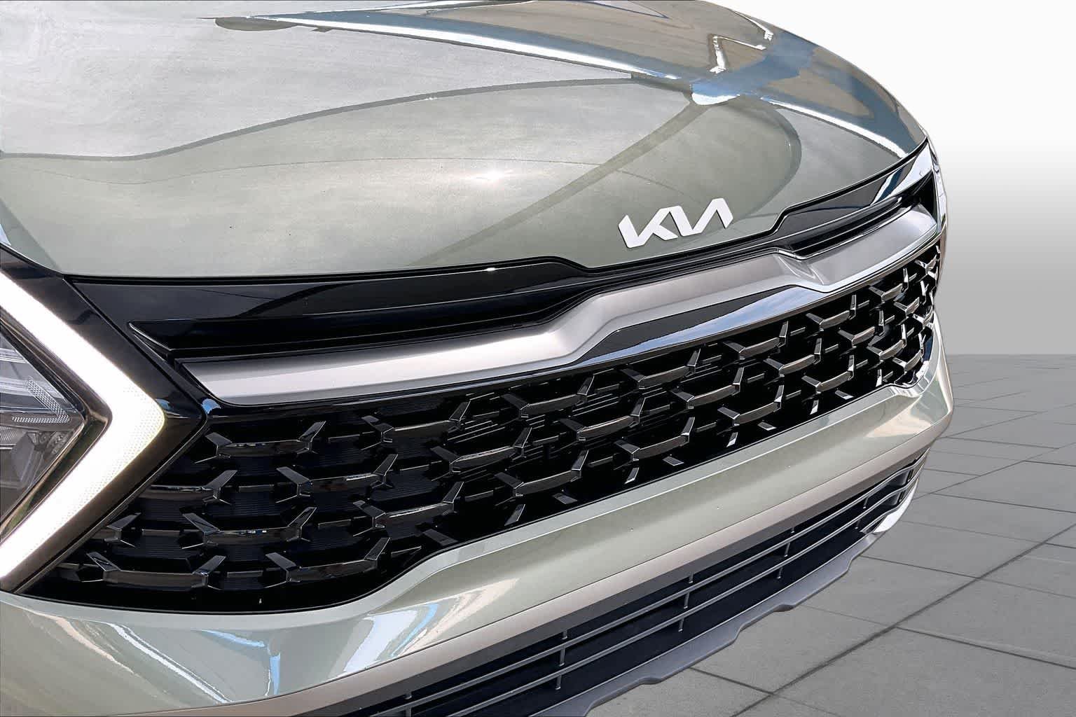 Used 2023 Jungle Green Kia X-Line image 30