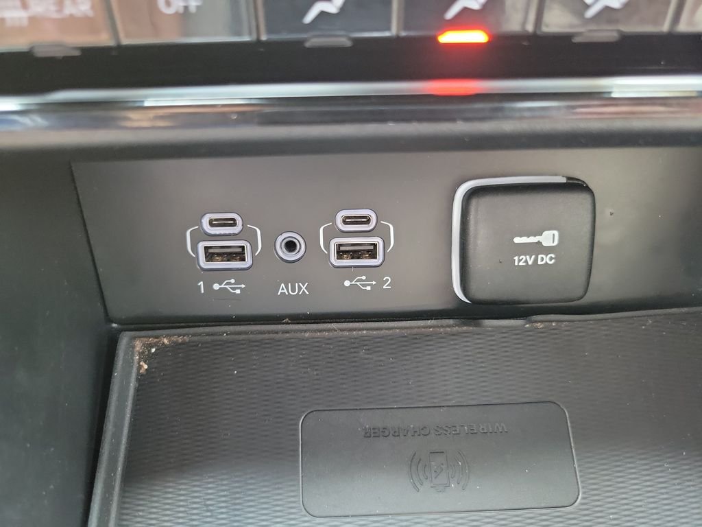 Used 2024 White Jeep Limited image 39