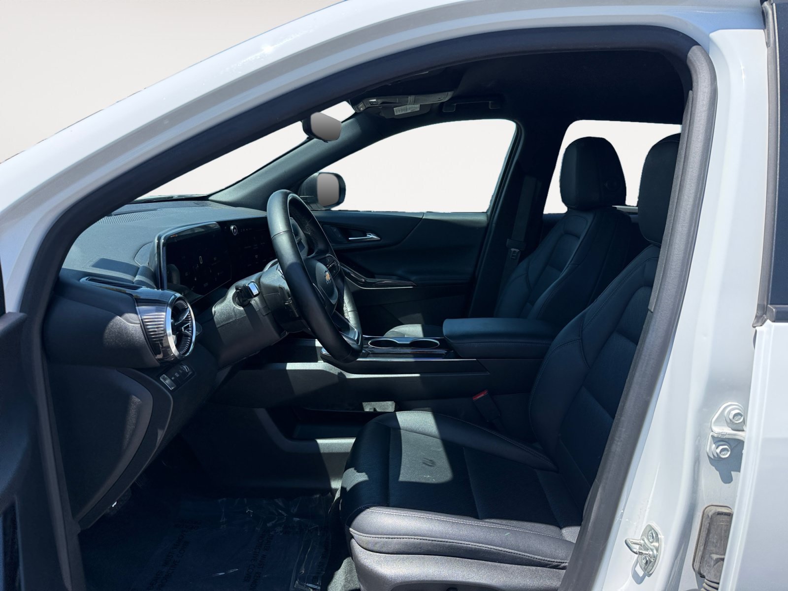 Used 2025 Summit White Chevrolet LT image 10