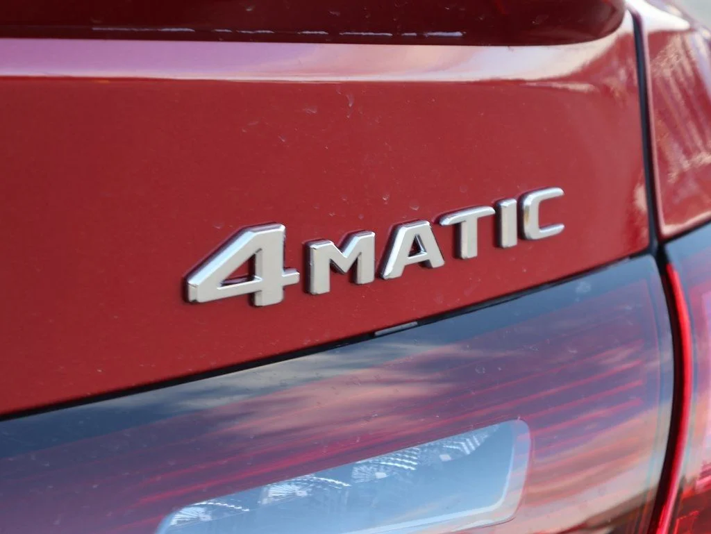 New 2026 MANUFAKTUR Patagonia Red Metallic Mercedes-Benz GLC 300 Coupe image 9