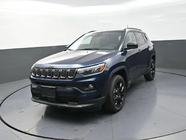 New 2026 Fathom Blue Pearl-Coat Exterior Paint Jeep Latitude image 4