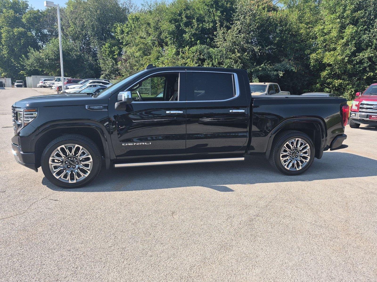 Used 2026 Onyx Black GMC Denali Ultimate image 2