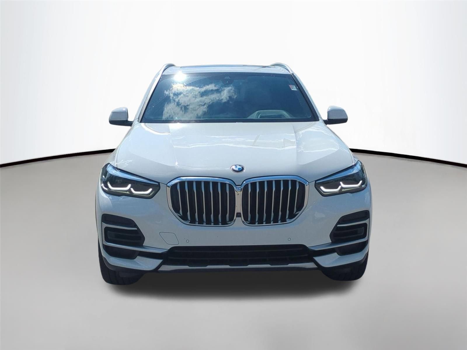 Used 2022 Alpine White BMW sDrive40i image 8