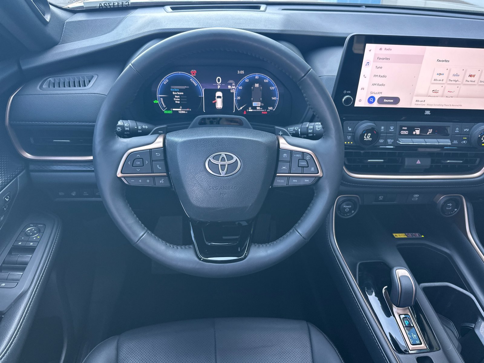Used 2025  Toyota Hybrid MAX Limited image 14