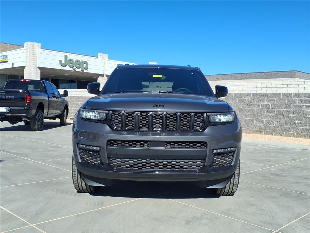 New 2025 Baltic Gray Metallic Clear-Coat Exterior Paint Jeep Limited image 2