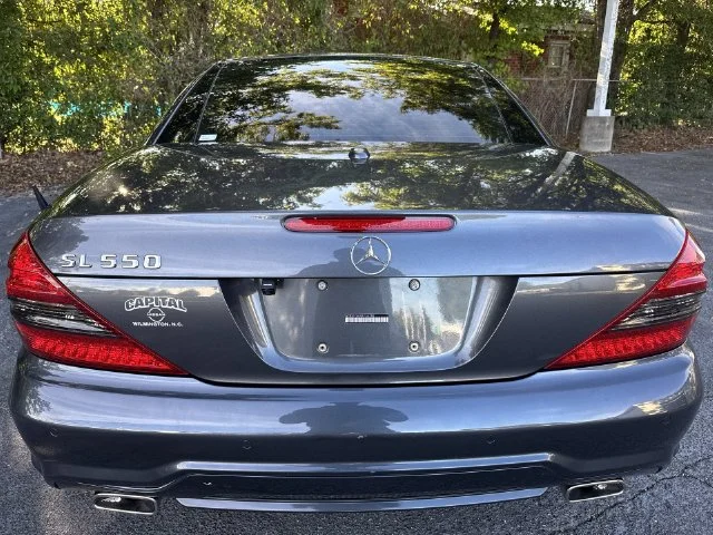 Used 2011 Gray Mercedes-Benz SL 550 image 33