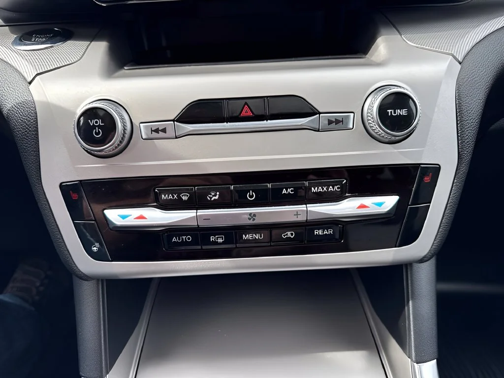 Used 2022 White Ford XLT image 23