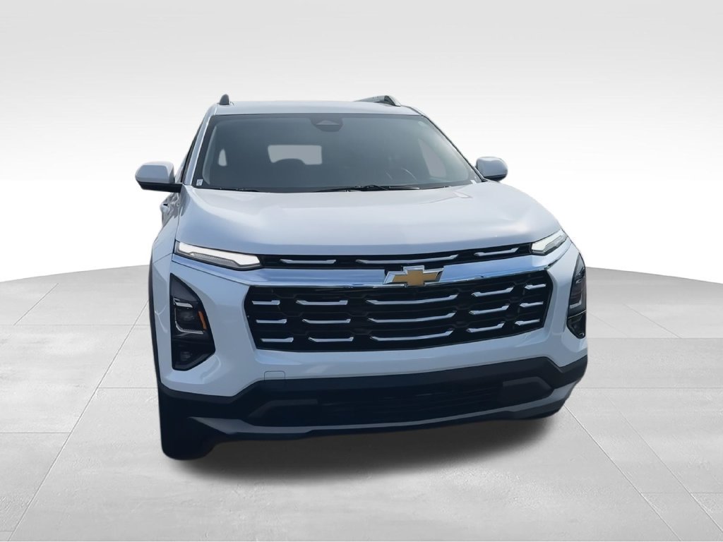 Used 2025 White Chevrolet LT image 3
