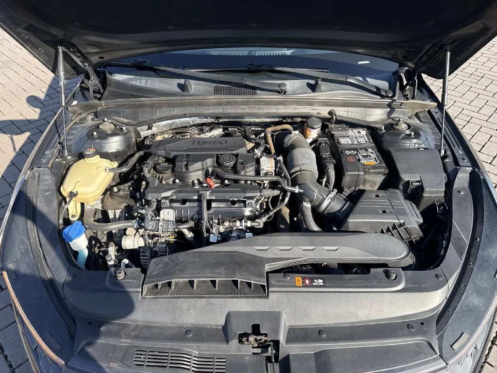 Used 2022 Black Kia EX image 9